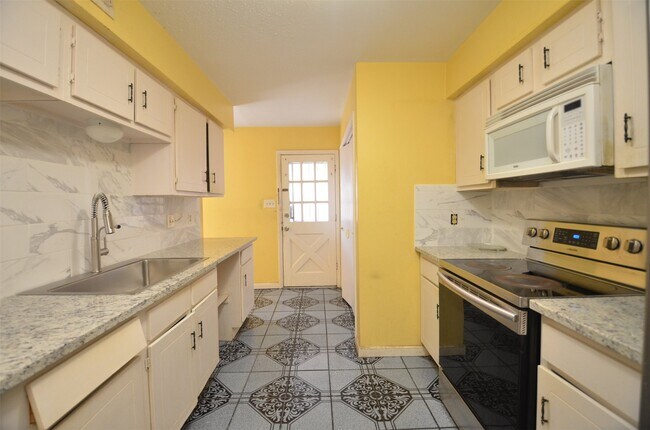 Building Photo - 4022 Belle Park Dr