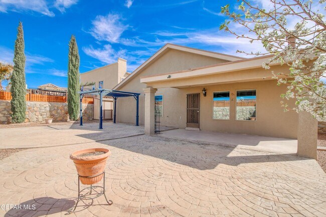 Building Photo - 12215 Stansbury Dr