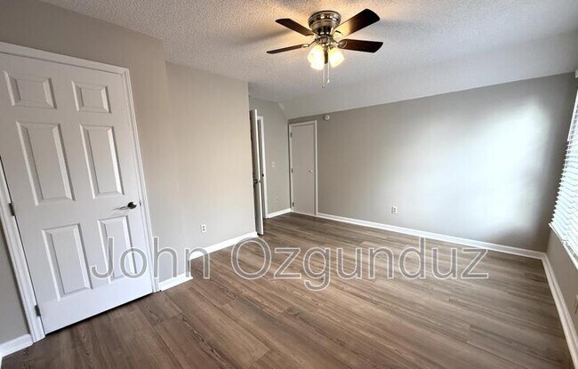 Building Photo - 804 Falling Wind Ct