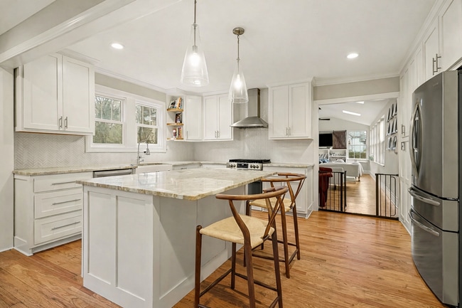 Building Photo - Sylvan Park Charm!