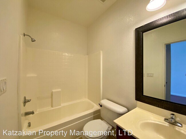 Building Photo - 5 br, 3 bath House - 10814 Peony Place Dr.