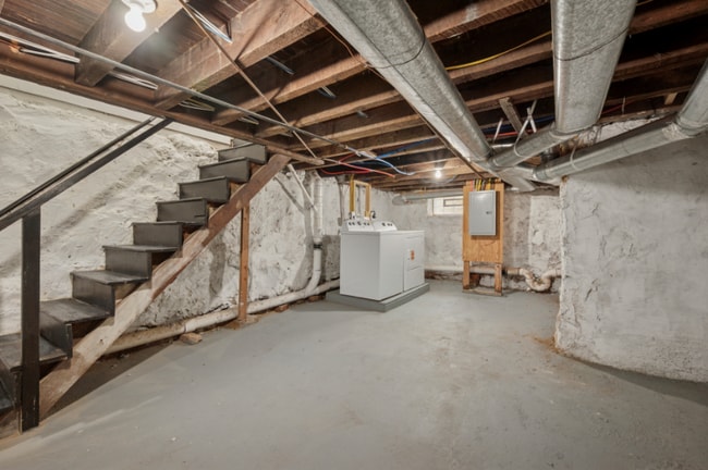 Building Photo - 5945 N Norwood St
