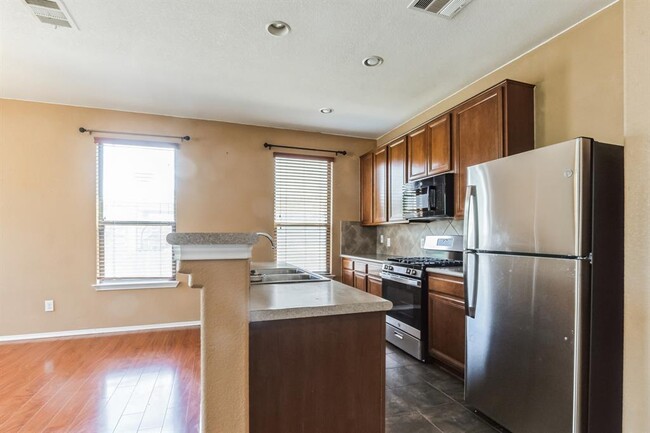 Building Photo - 1029 Brighton Pl