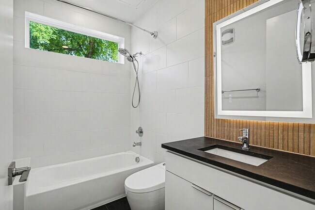 Building Photo - Be the first to live in Unit 203 at 2217 Fitzhugh—a brand-new 2026 construction offering 628 sq f...