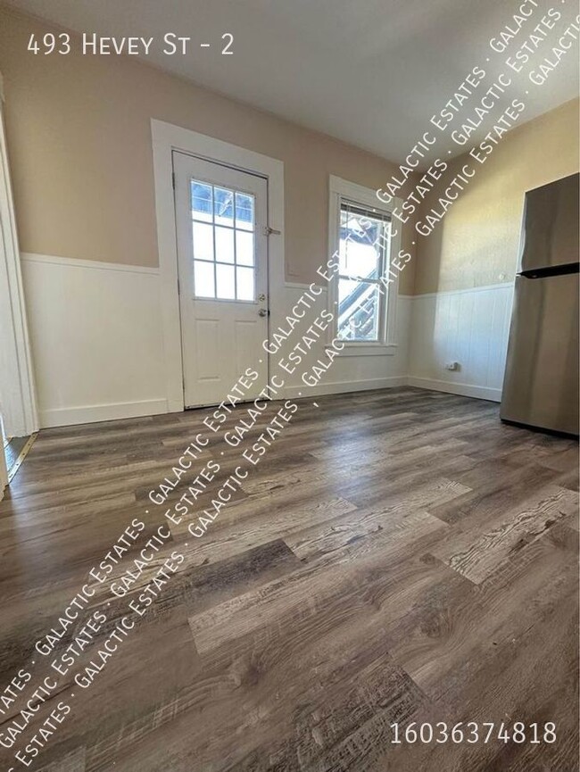 Building Photo - 493 Hevey St
