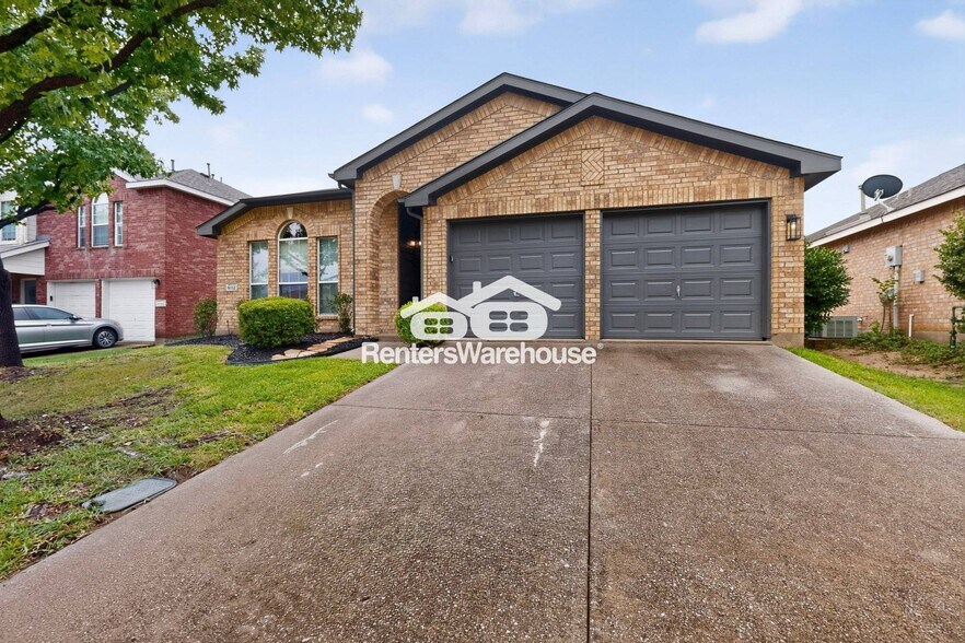 Building Photo - 9113 Warren Dr