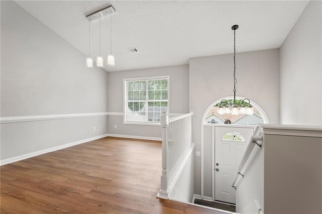 Building Photo - 298 Fallview Dr