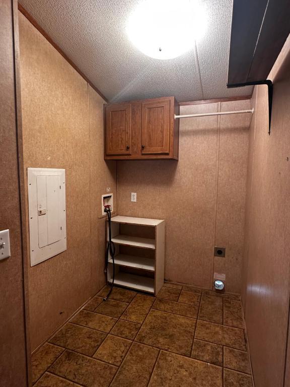 Building Photo - 886 Clark St