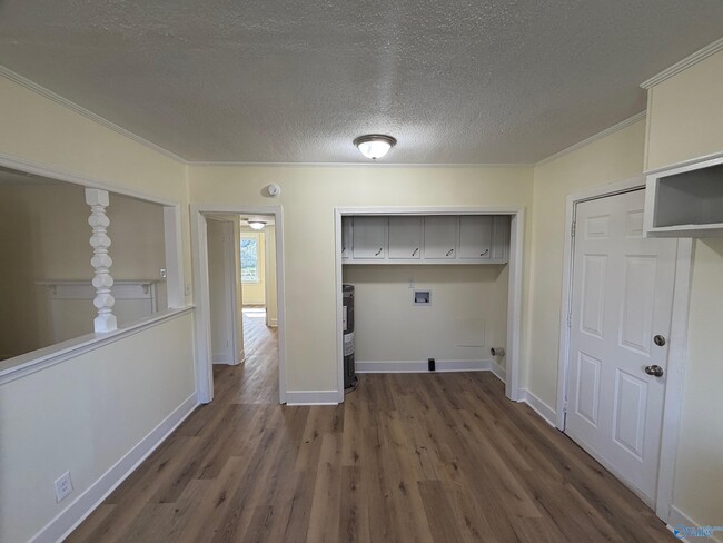 Building Photo - 1821 7th St SE