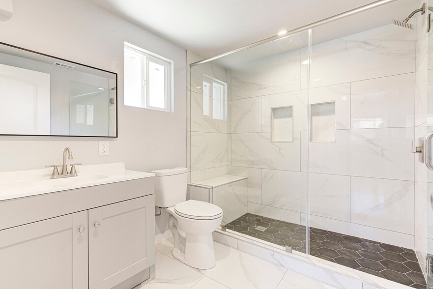 Building Photo - 13475 Mission Tierra Way
