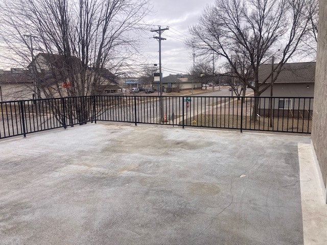 2nd Story Private Deck - 2414 W 10th St