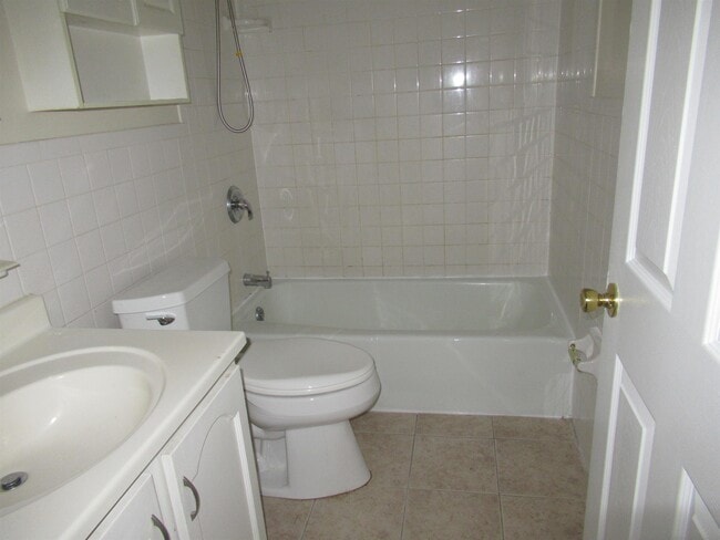 Building Photo - 131J Capitol Hill Dr