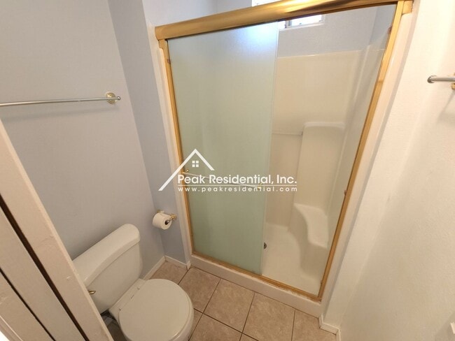 Building Photo - Cute Florin Area 3bd/2ba House with 2 Car ...