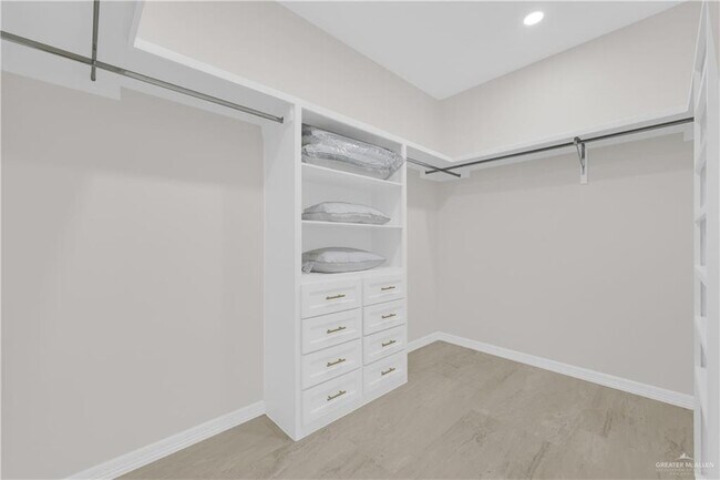 Building Photo - 29 Pecan Ave