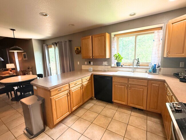 Building Photo - 1427 Painted Desert Ct