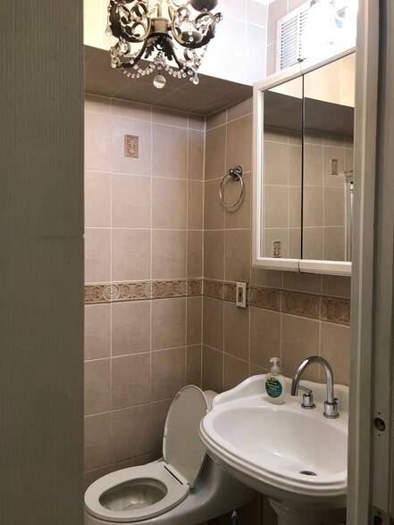 Building Photo - 379 1st Ave