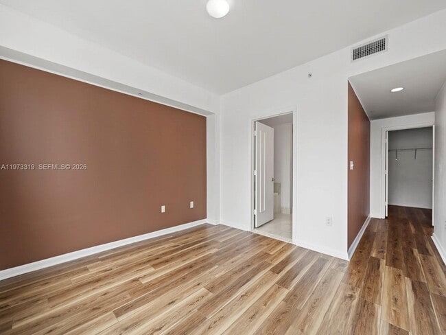 Building Photo - 253 NE 2nd St