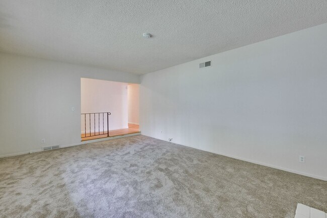 Building Photo - Nicely Refreshed Single Story 4 BR/2BA Great Location in Blossom Valley