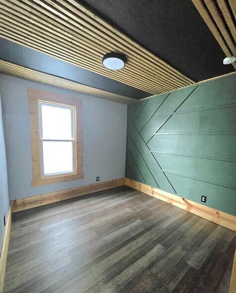 Building Photo - 618 Pettibone Ave NW