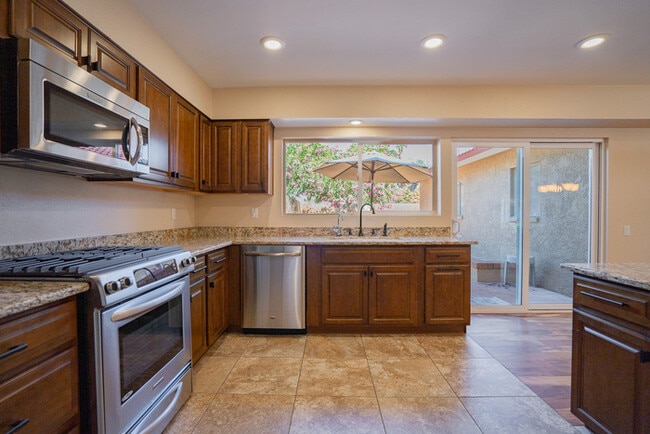 Building Photo - 1610 E Windjammer Way