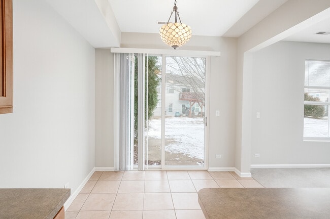 Building Photo - 3174 Bromley Ln