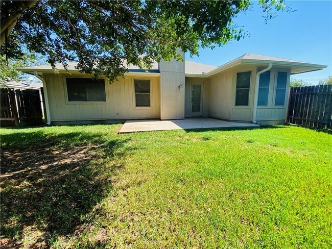 Building Photo - 205 Juniper Dr
