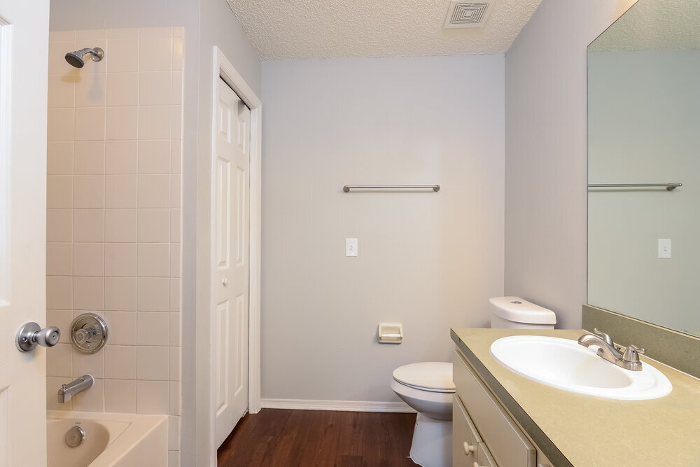Building Photo - 8710 Morrison Oaks Ct