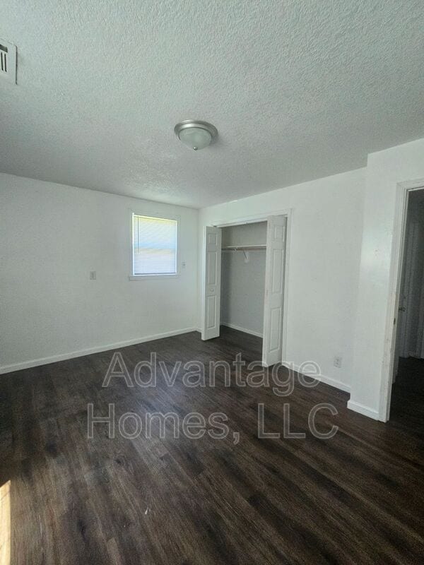 Building Photo - 746 N 70th St
