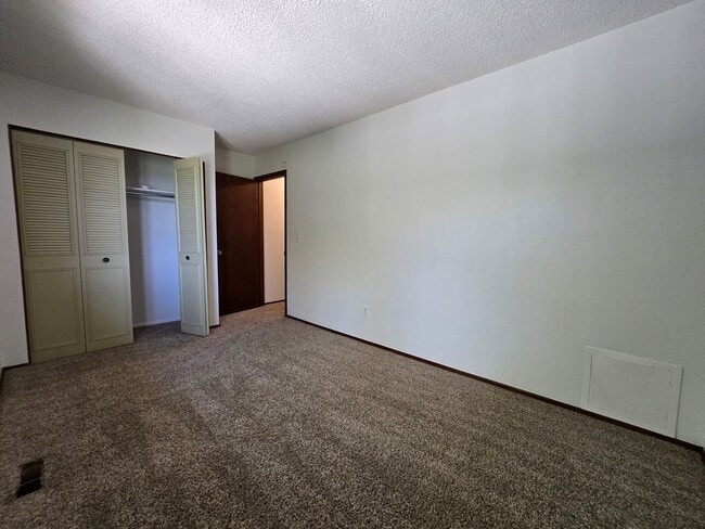 Building Photo - 1513 Seneca Cir
