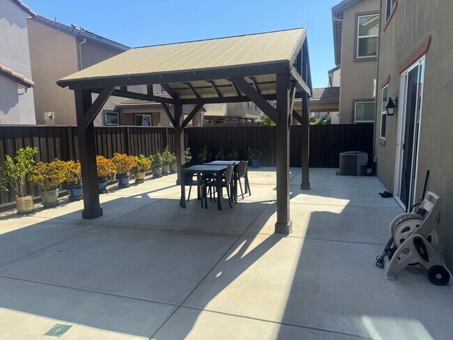 Building Photo - 1401 Jamboree Dr