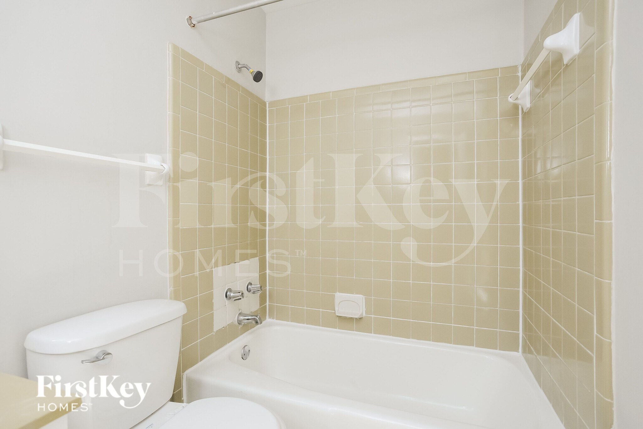 Building Photo - 3347 Bluemont Dr