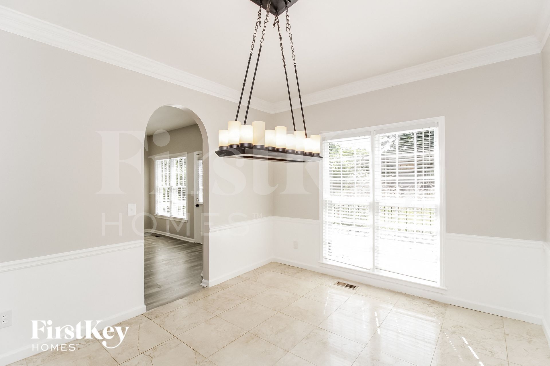 Building Photo - 224 Tennis Ct Ln