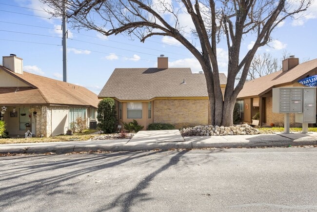 Building Photo - 8430 Cranberry Hill