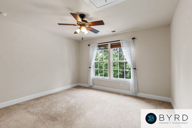 Building Photo - 6018 Red Setter Ln