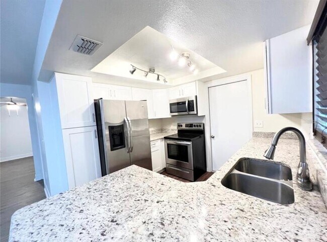 Building Photo - 1336 Bramblewood Dr