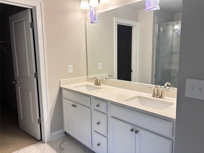 Building Photo - 5800 Arbor Green Cir