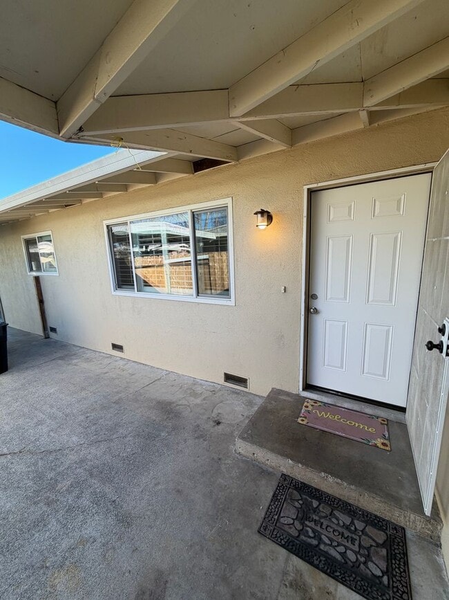 Building Photo - Chico 2 bed, one bath Duplex Private courtyard, Pool and Shared Laundry