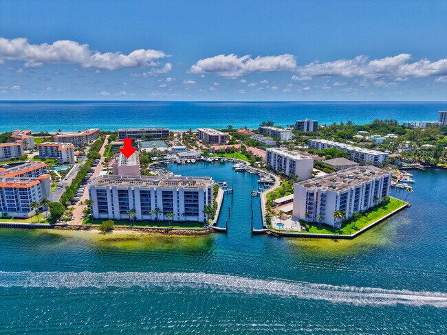 Building Photo - 2707 N Ocean Blvd