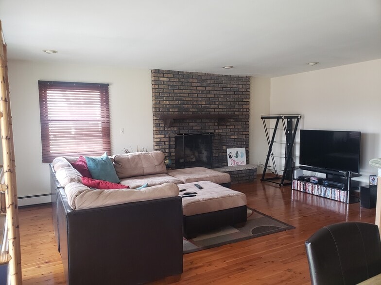 Building Photo - 4083 Ames Rd