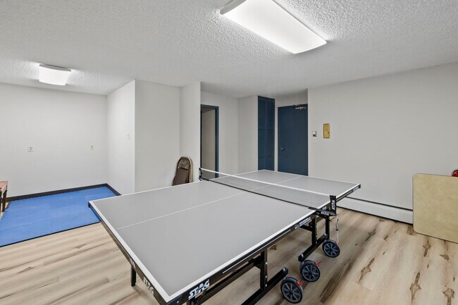 Building Photo - 900 Saturn Dr