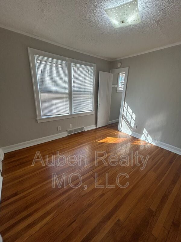 Building Photo - 6227 Rockhill Rd