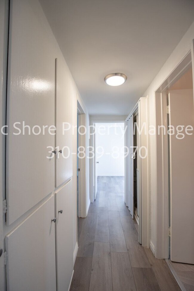 Building Photo - 24 27th Pl