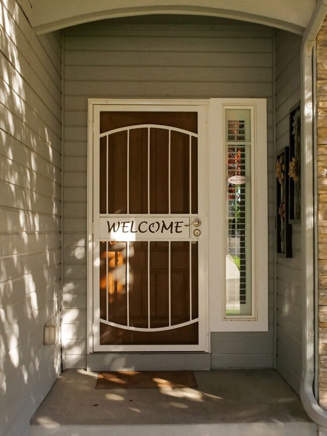 Building Photo - 151 Cub St W