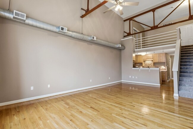 Building Photo - 314 W Vine St