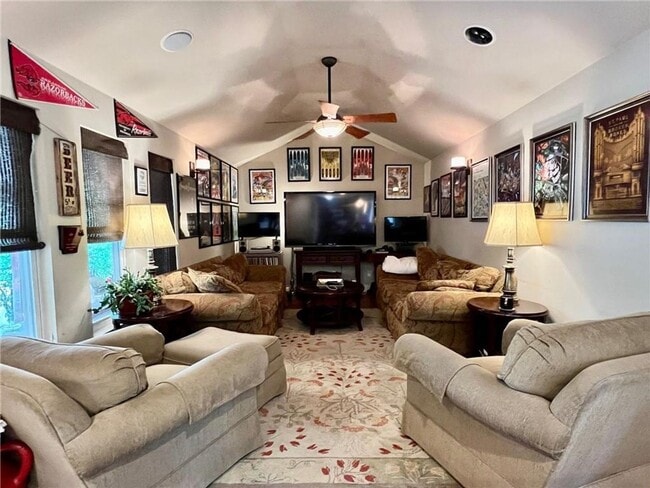 Building Photo - 85 W 15th St