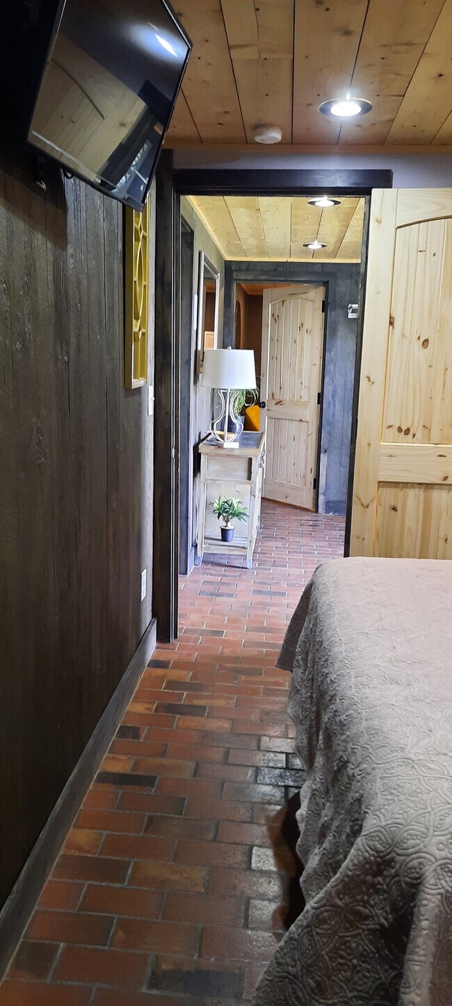 Building Photo - 487 Kentucky Ave