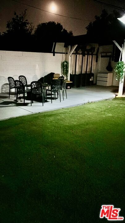 Building Photo - 1377 S Sultana Ave