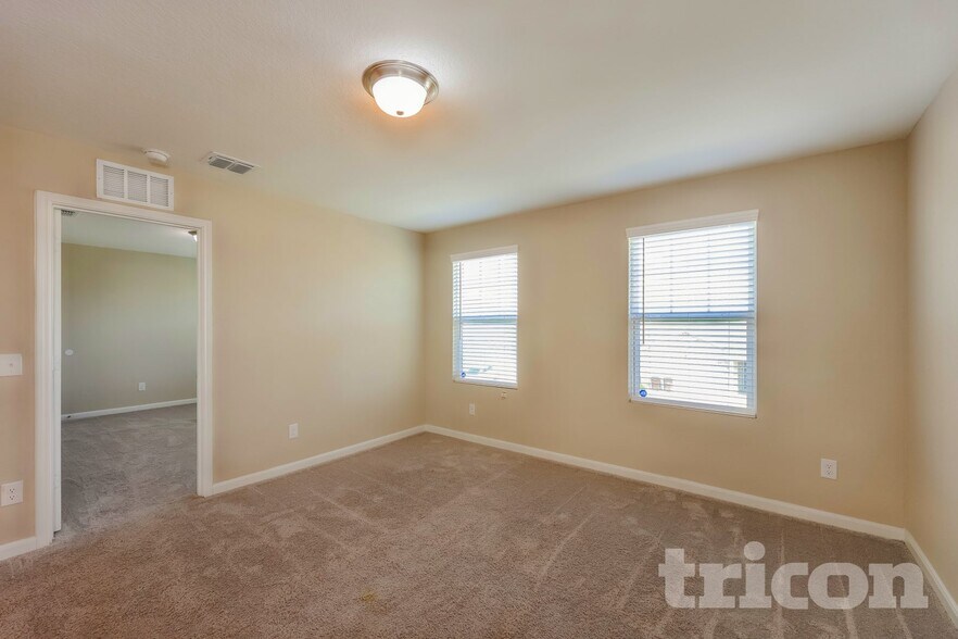 Building Photo - 14326 Palm Ridge