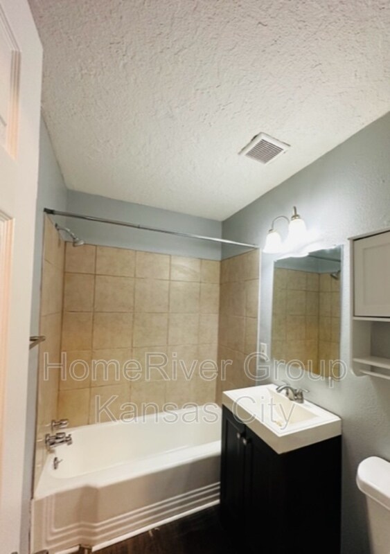 Building Photo - 14409 East 39th St S