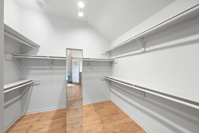 Building Photo - 1429 Oneil St